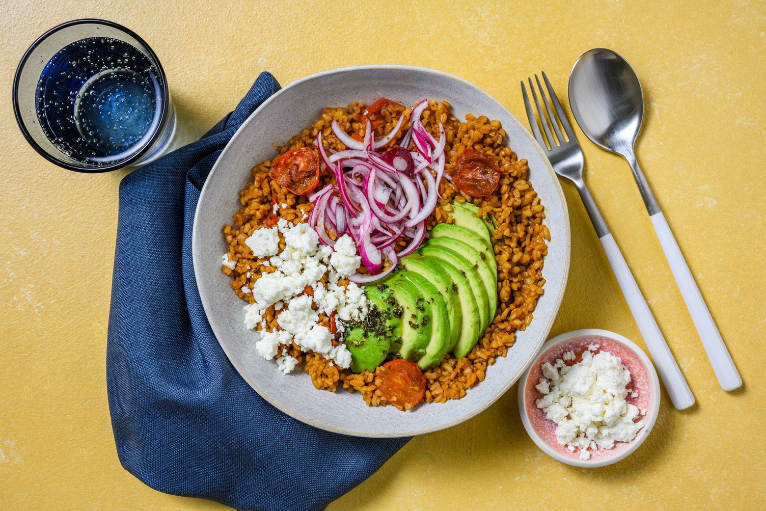 Bulgur al formaggio greco e avocado