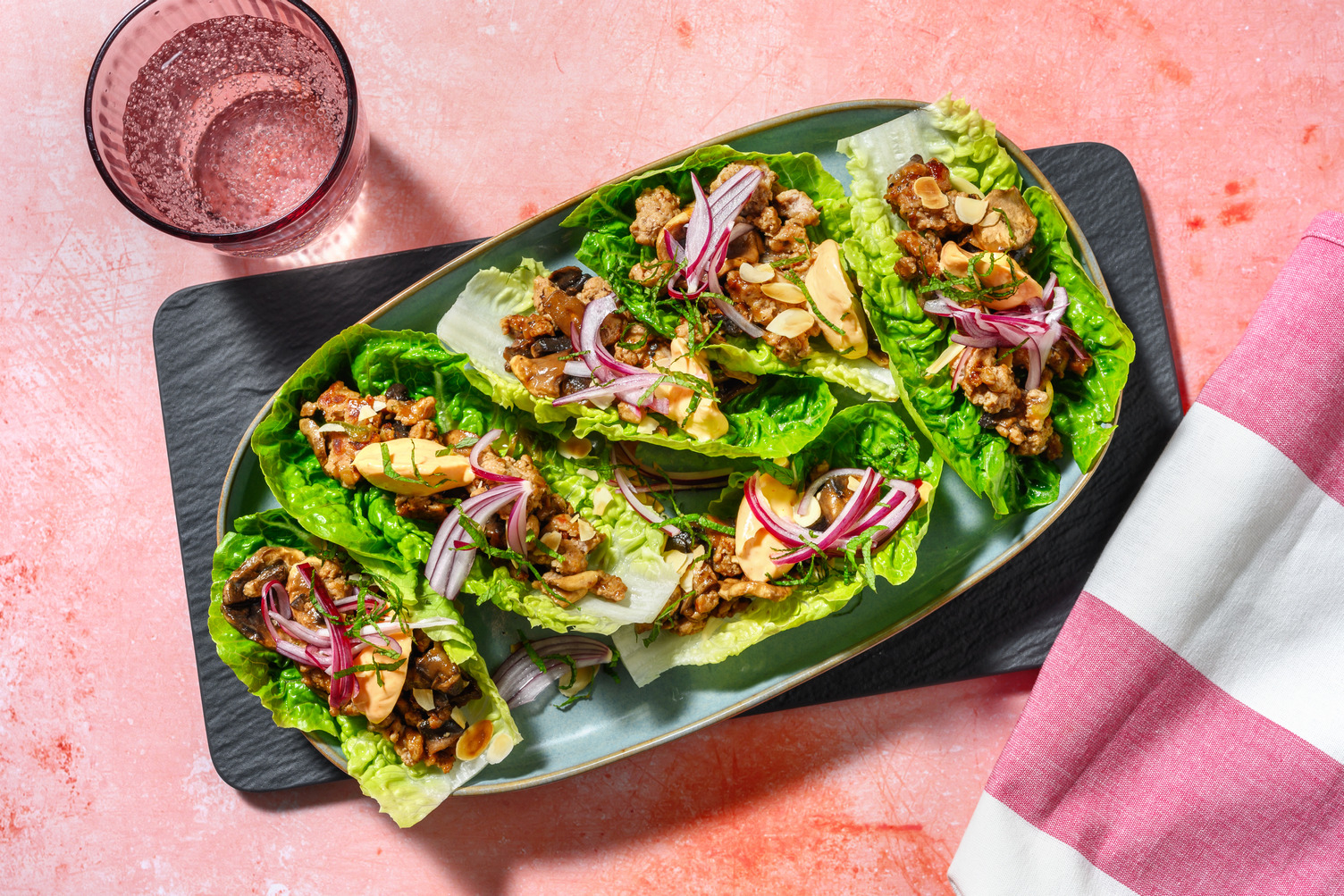 Ssam de cerdo con almendras