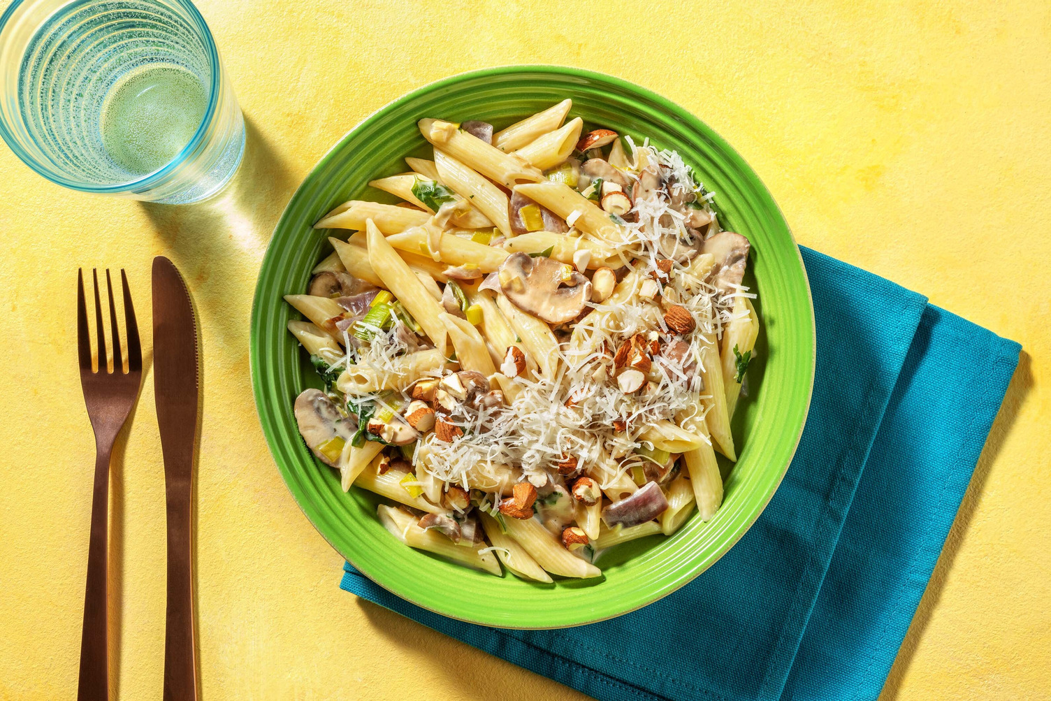 Volkoren penne met romige geitenkaassaus