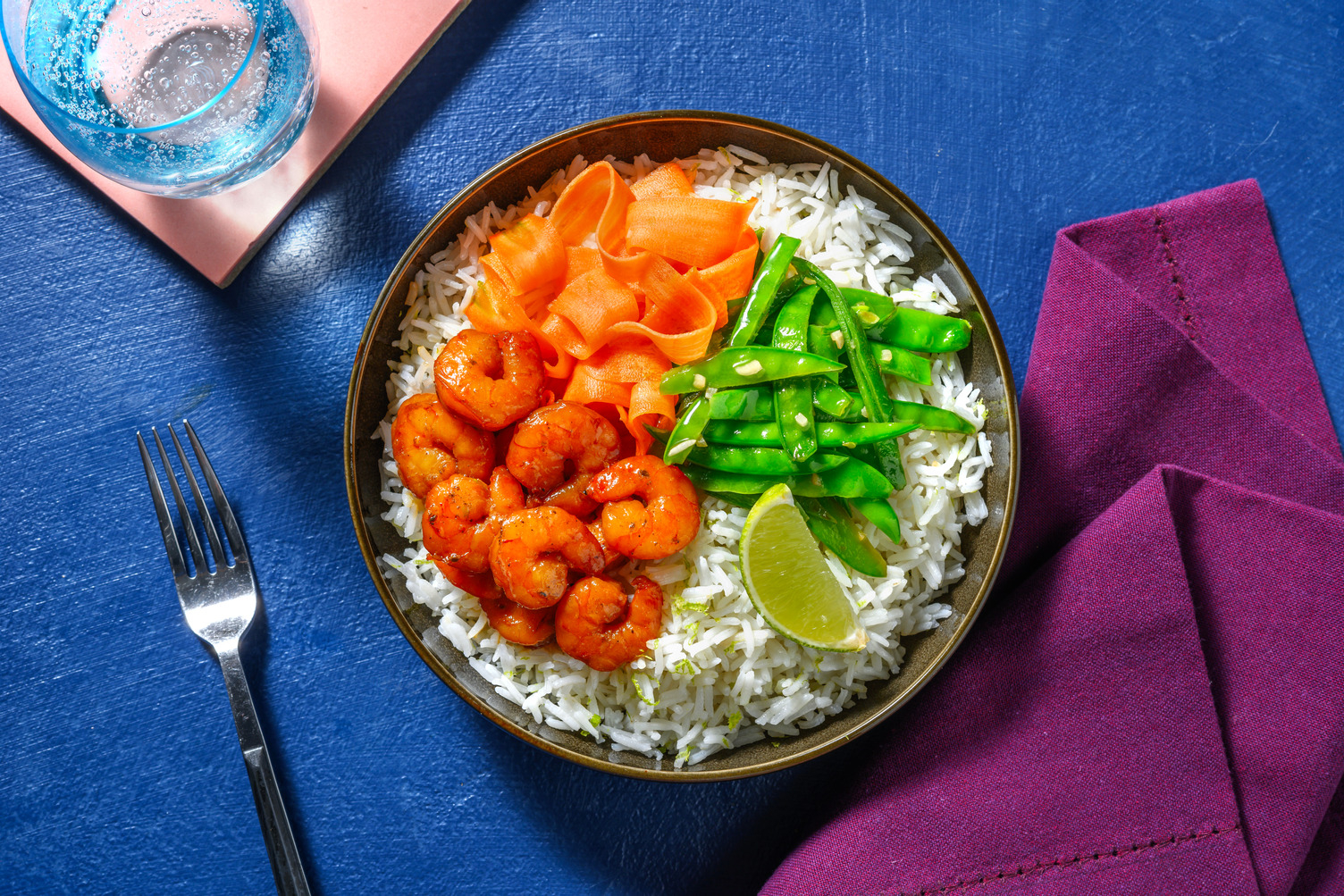 Poke de langostinos con salsa teriyaki