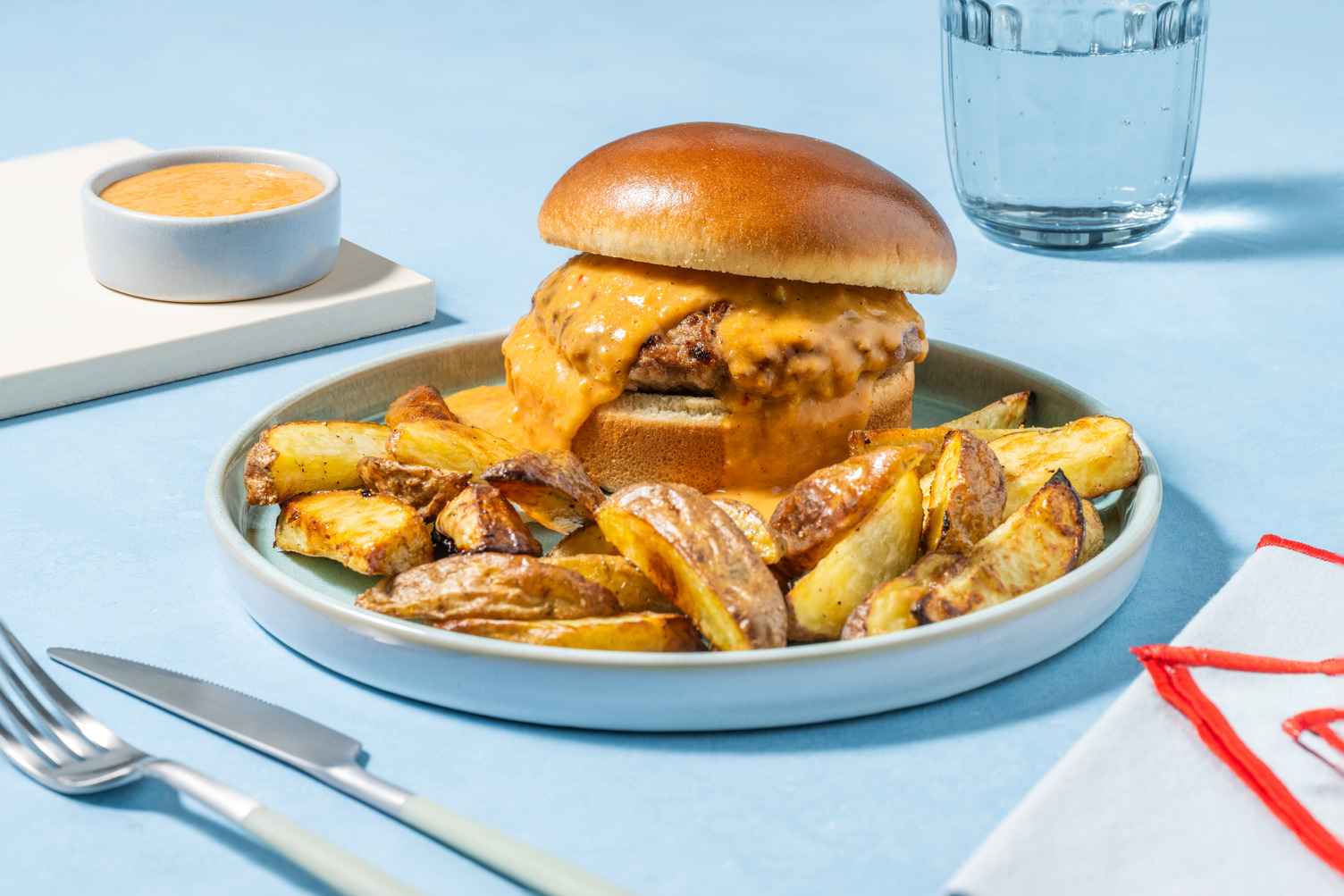 Hamburguesa de cerdo con salsa de chipotle