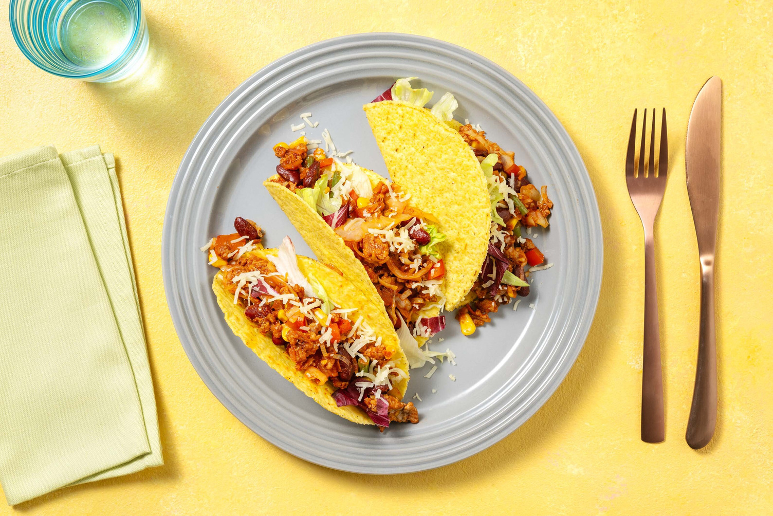 Knapperige taco's met kipgehakt