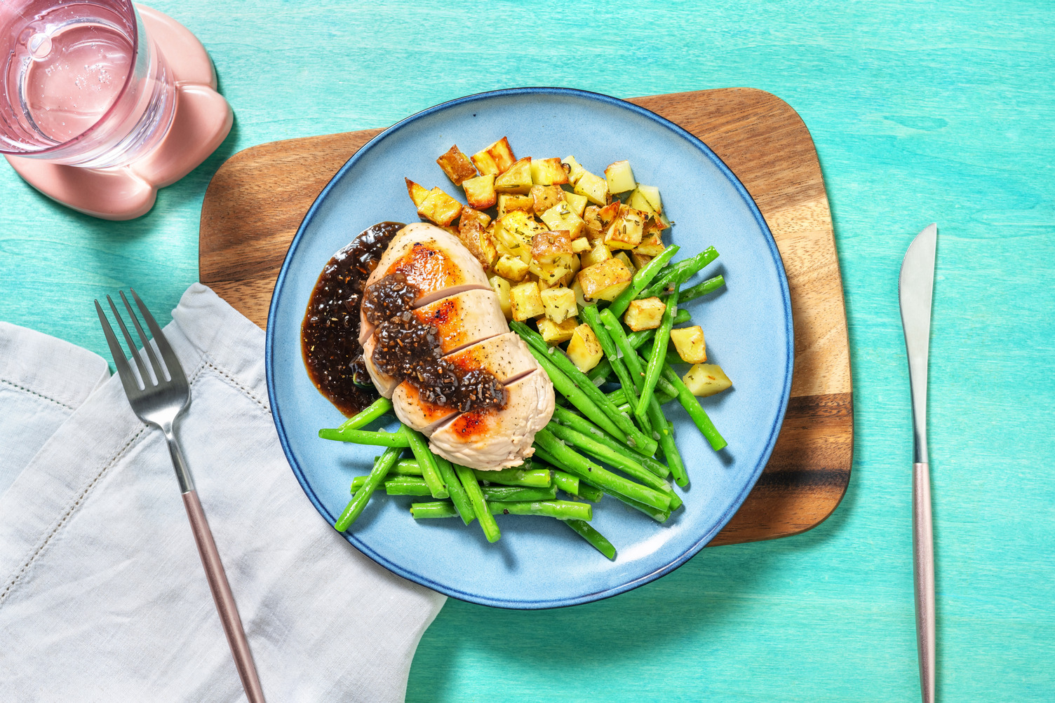 Kipfilet met aardbei-balsamicosaus