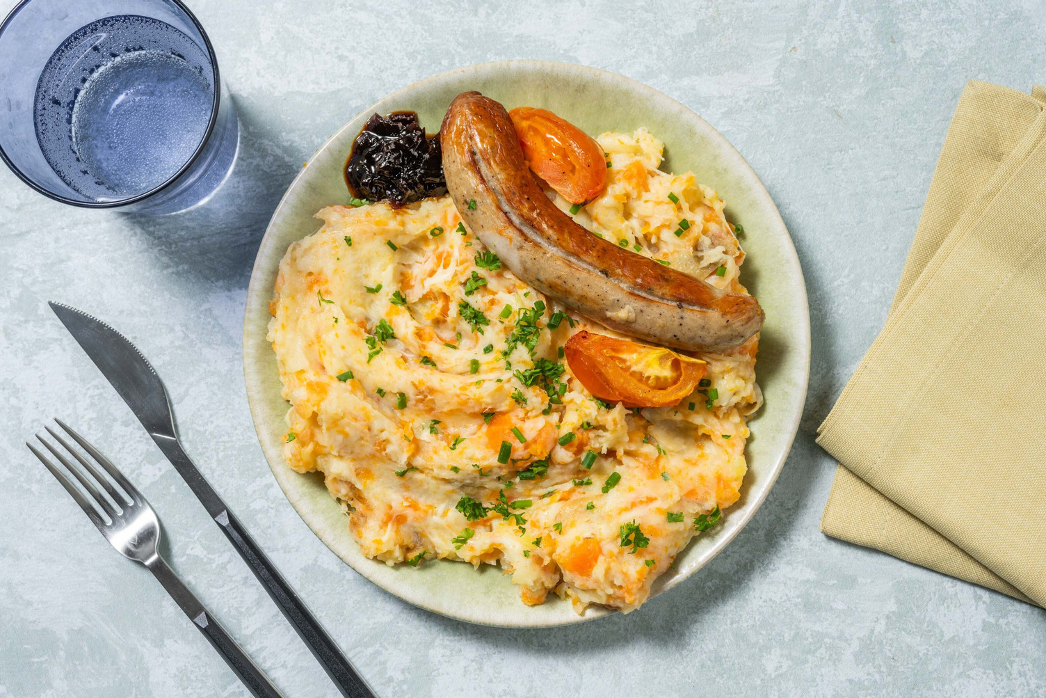 Boerenworst met pastinaak-wortelstamppot