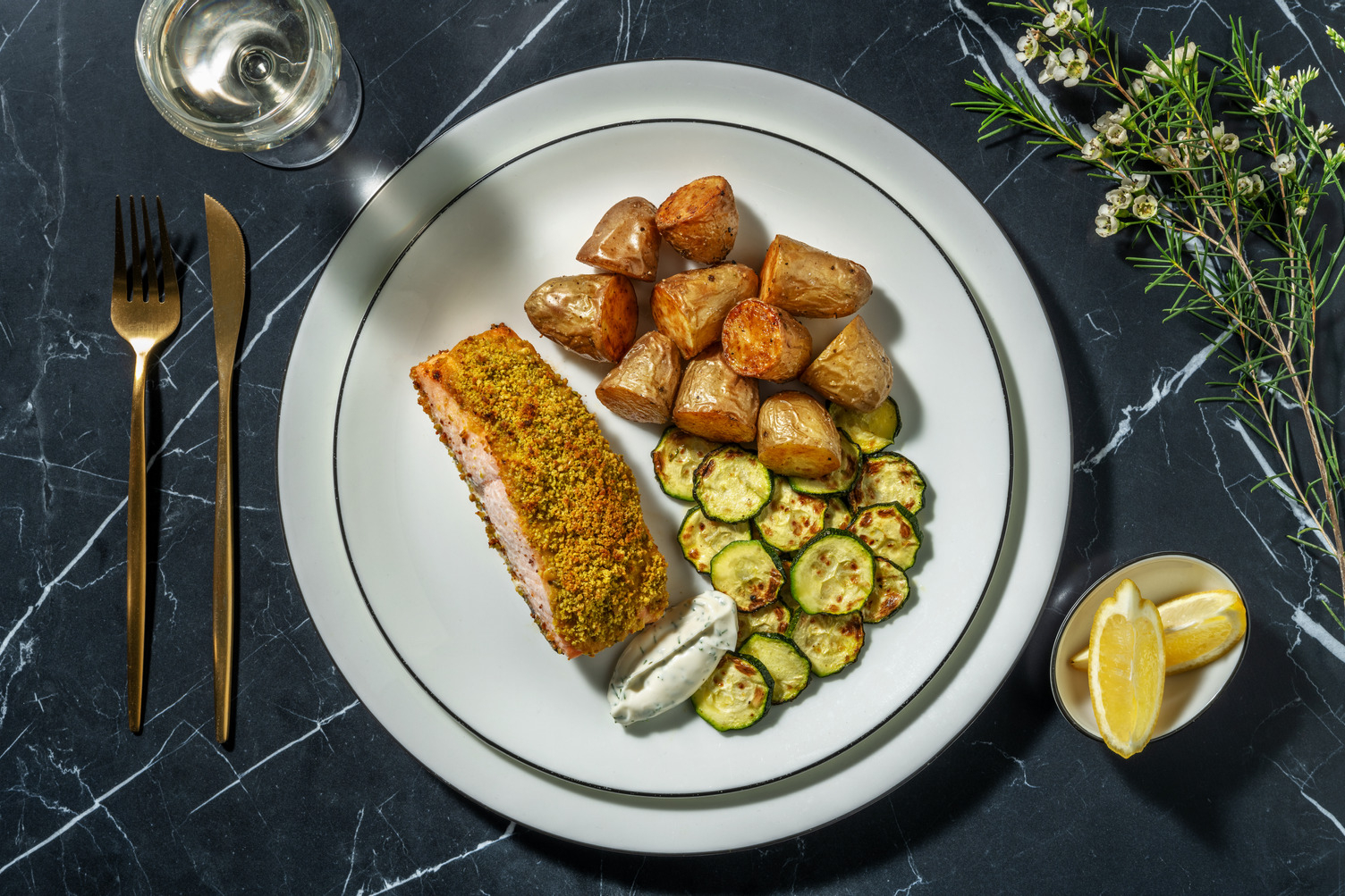 Salmone al miele, senape e pistacchi