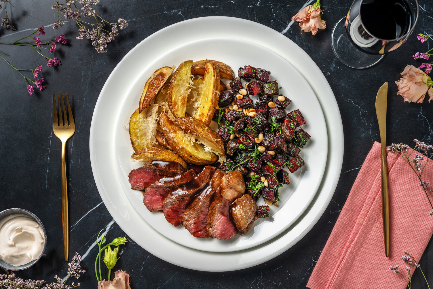 Stekt rumpstek och rödvinssås