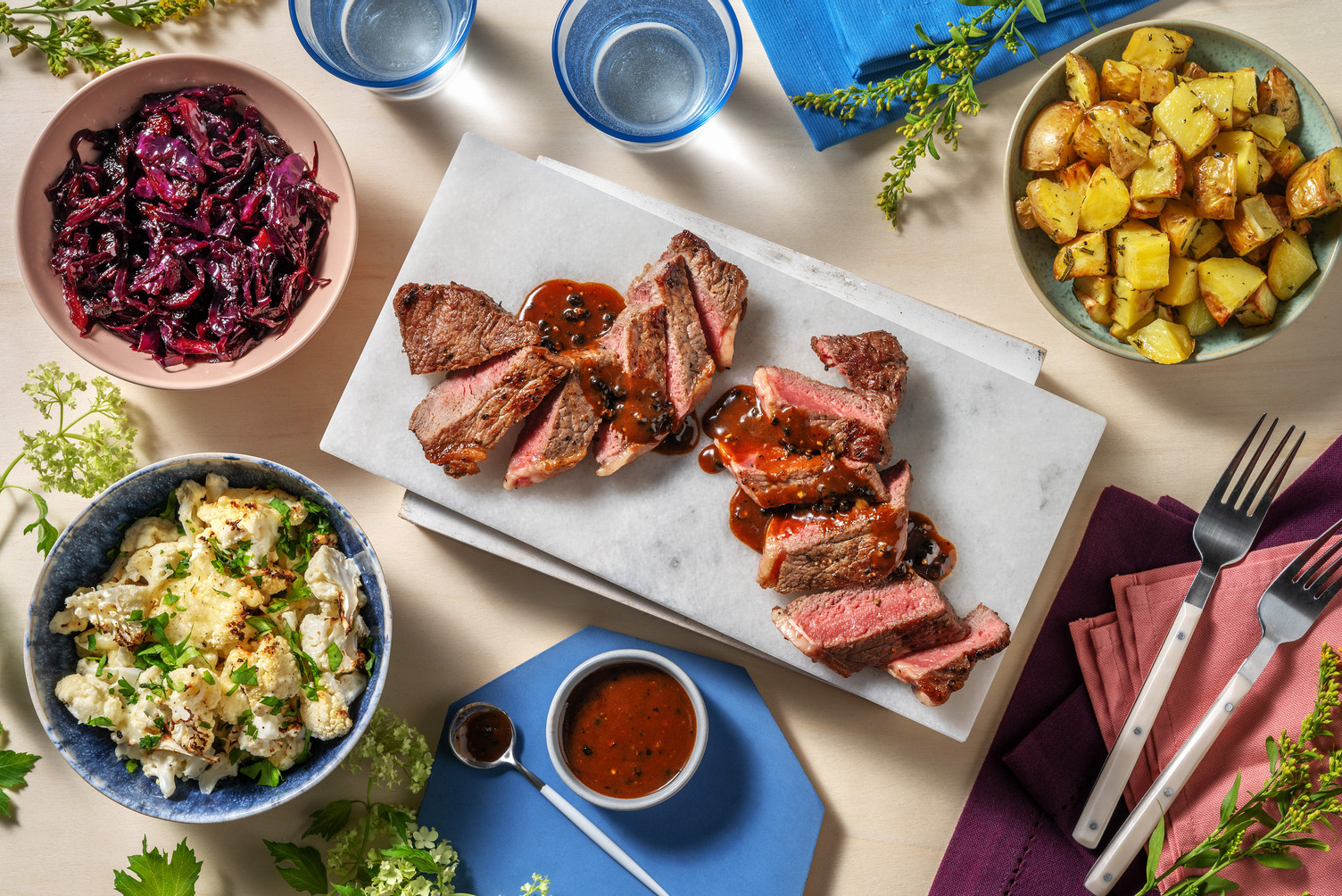 'Family style' steak og pebersauce 