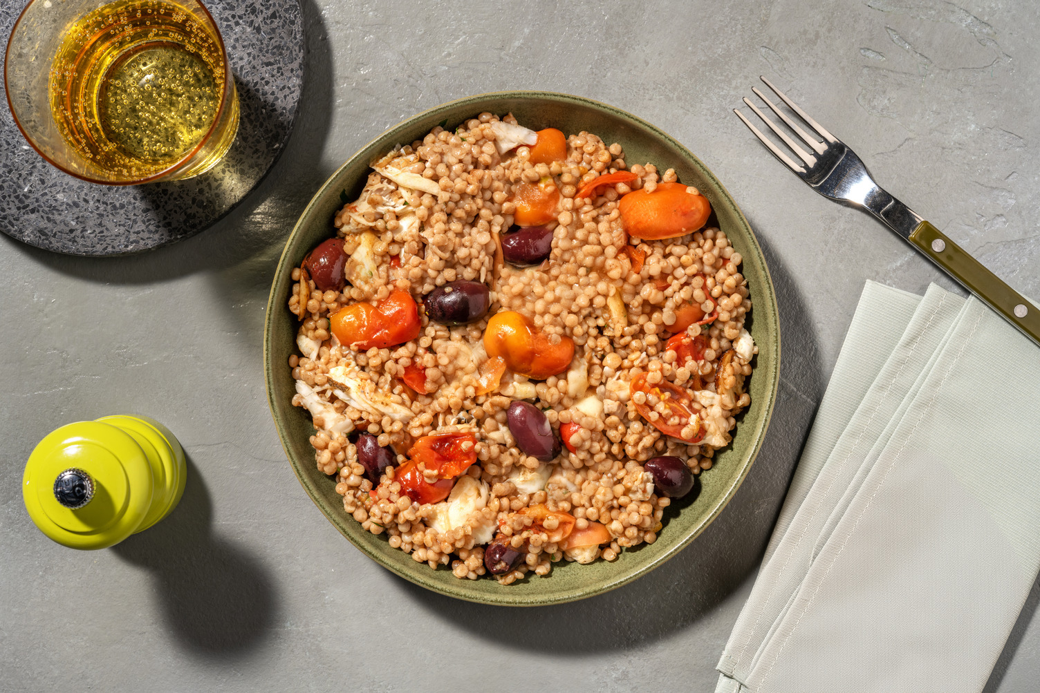 Orata all'acqua pazza e couscous perlato