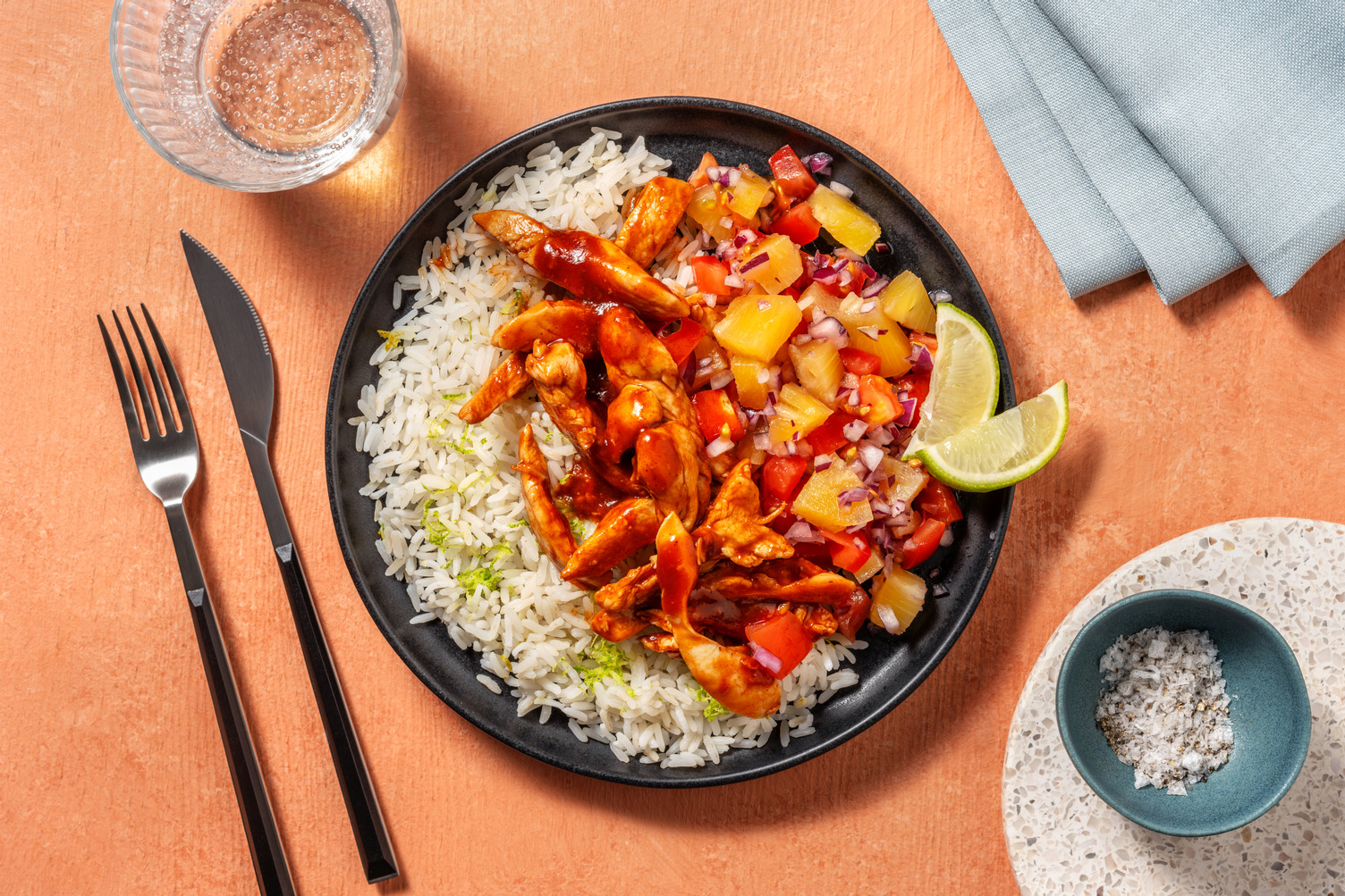 Hawaii Bowl mit BBQ Chicken auf Reis