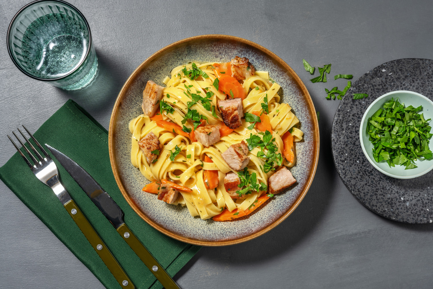 Porc à la moutarde & tagliatelle