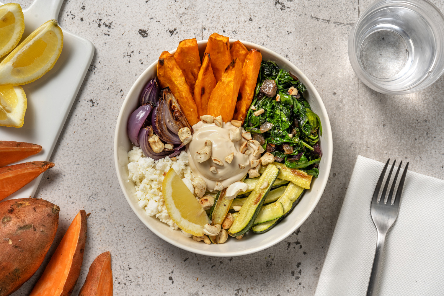 Bowl de légumes rôtis & sauce tahini