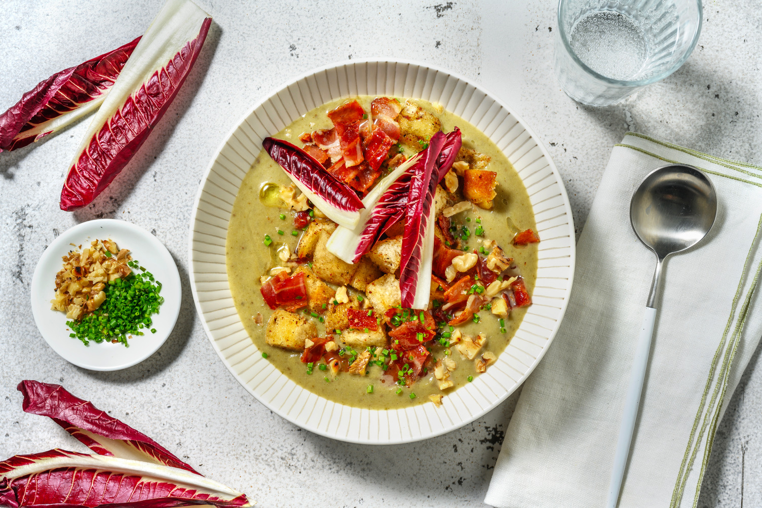 Velouté d'endives rouges & poitrine grillée