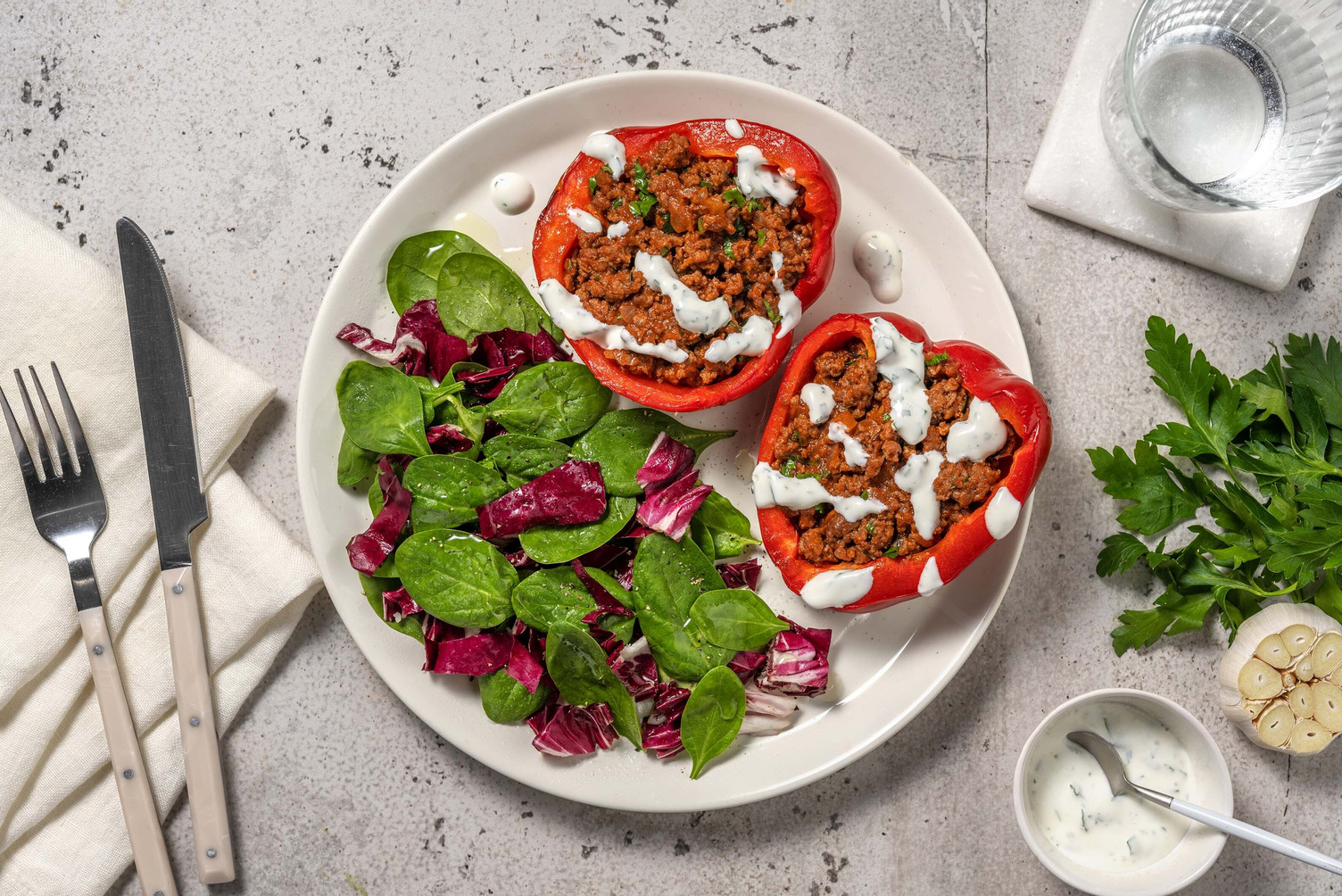 Poivrons farcis bœuf haché & sauce aux herbes