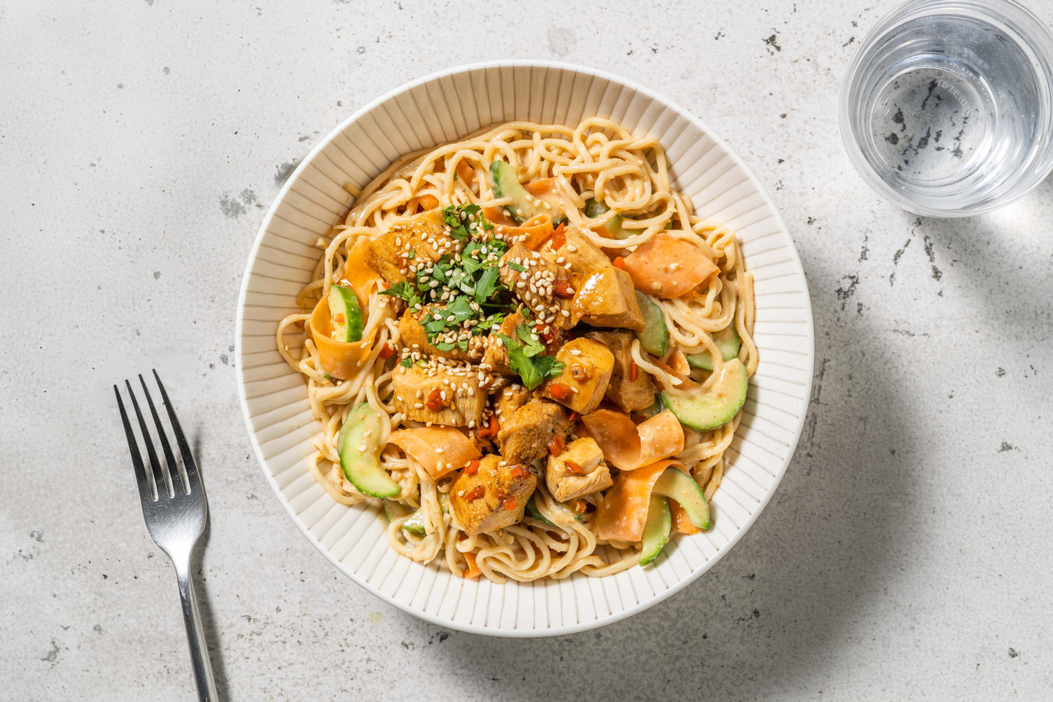 Salade fraîche de poulet, crudités & soja