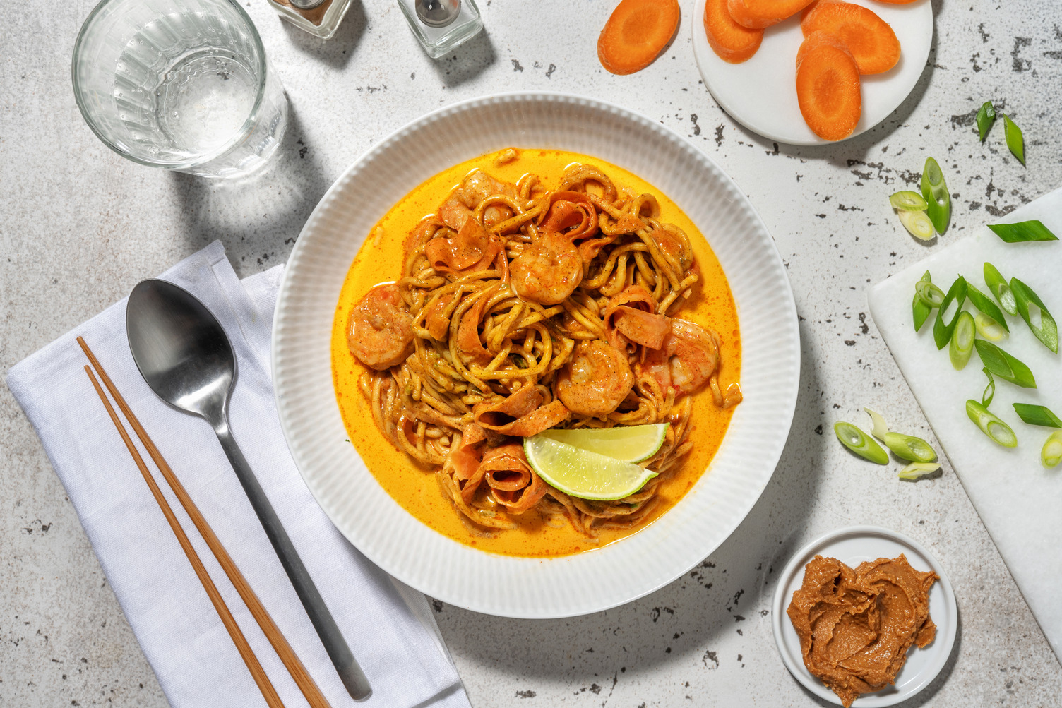 Laksa : soupe de nouilles, crevettes & coco