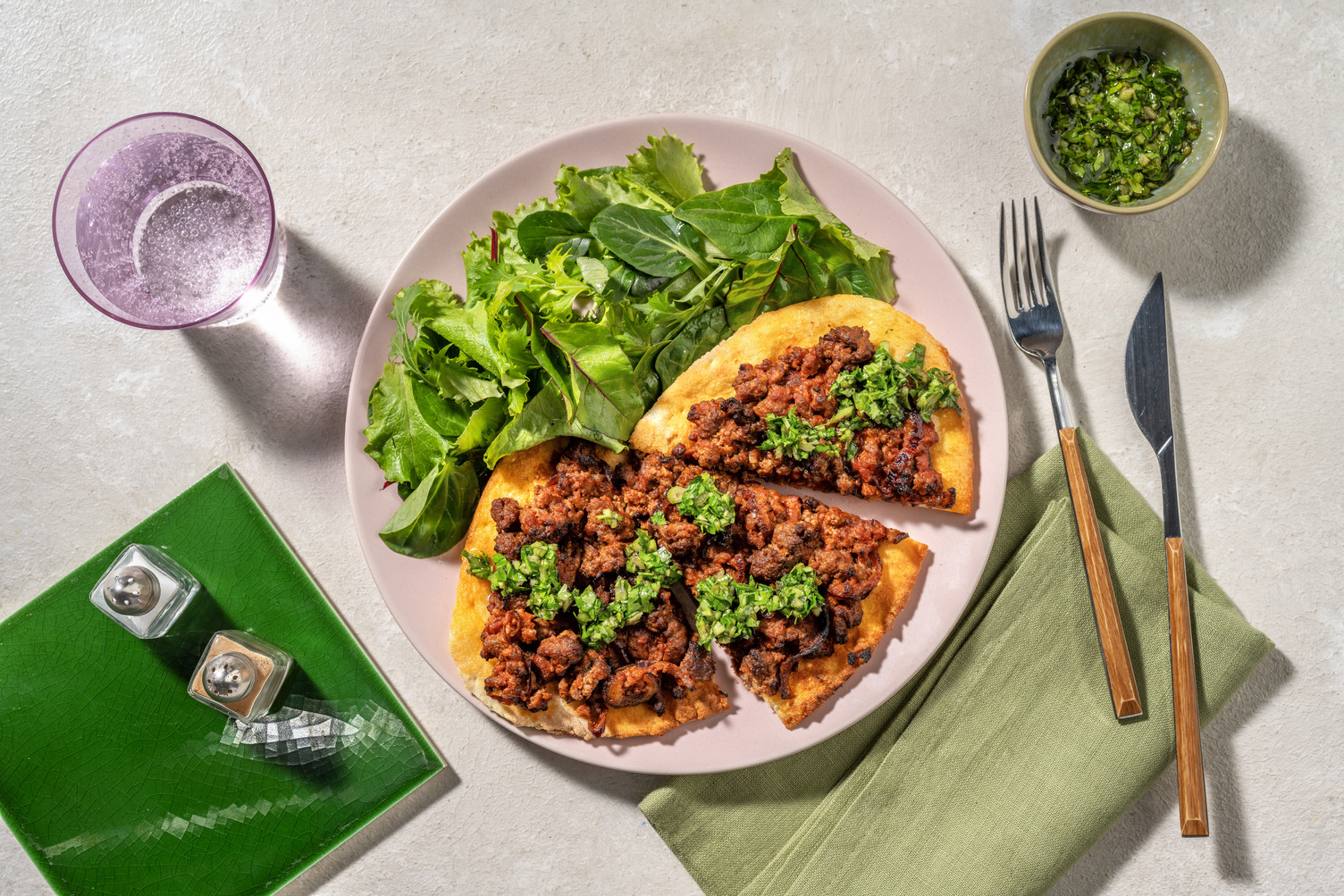 Pain garni au bœuf à la levantine