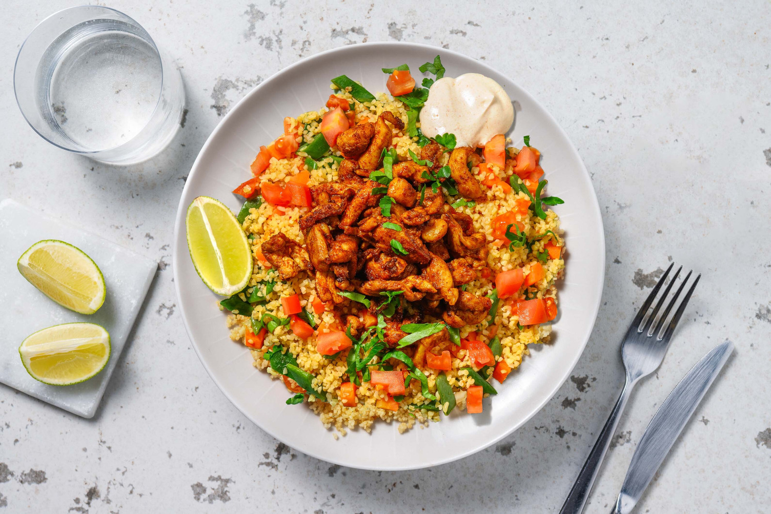 Bulgurbowl met kippendijreepjes