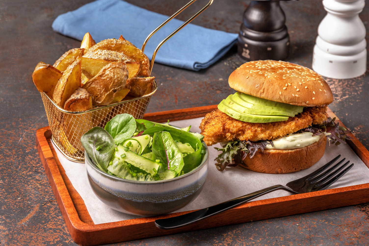 Burger crousti-fondant au poulet & avocat