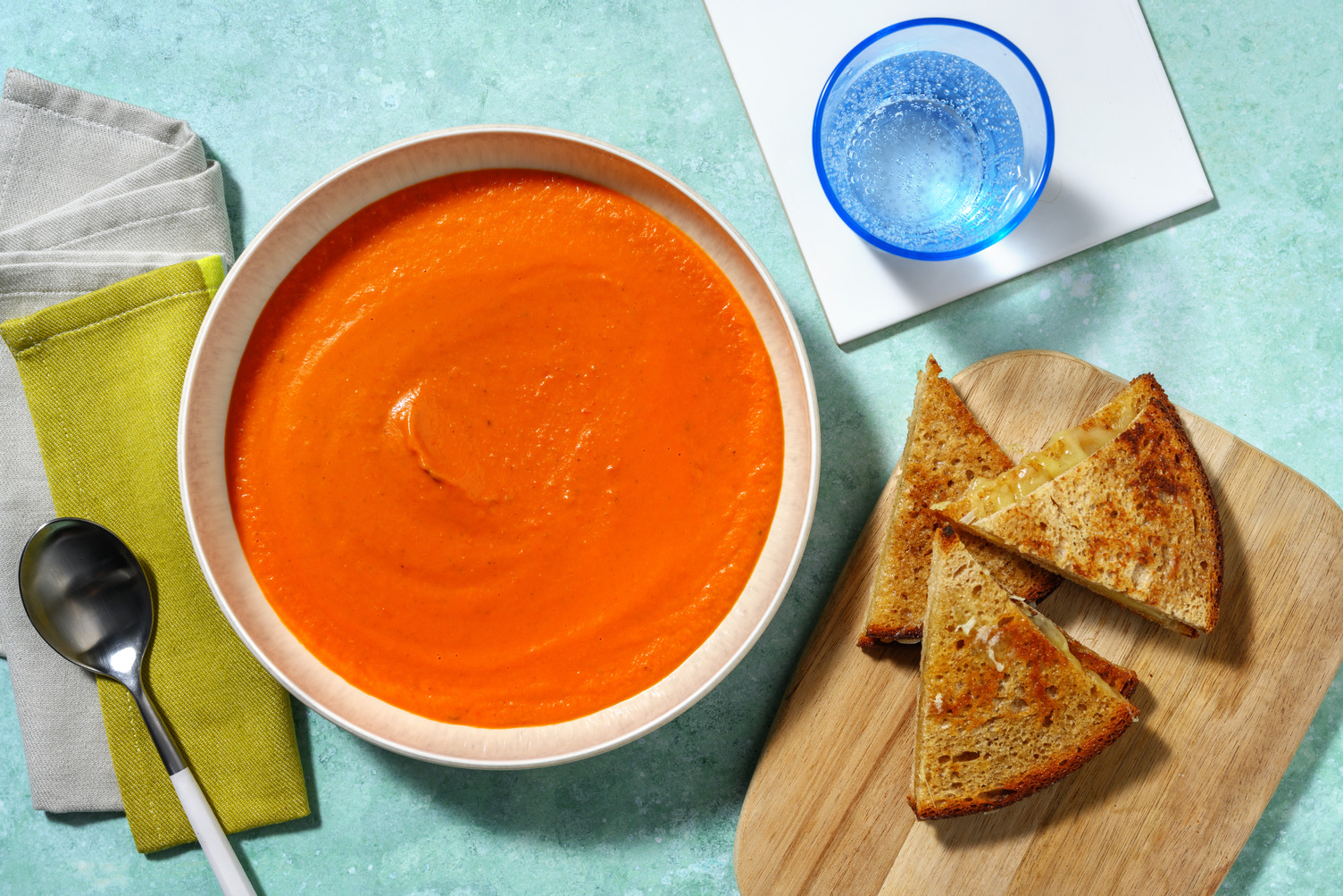 Soupe de tomates & grilled cheese sandwich