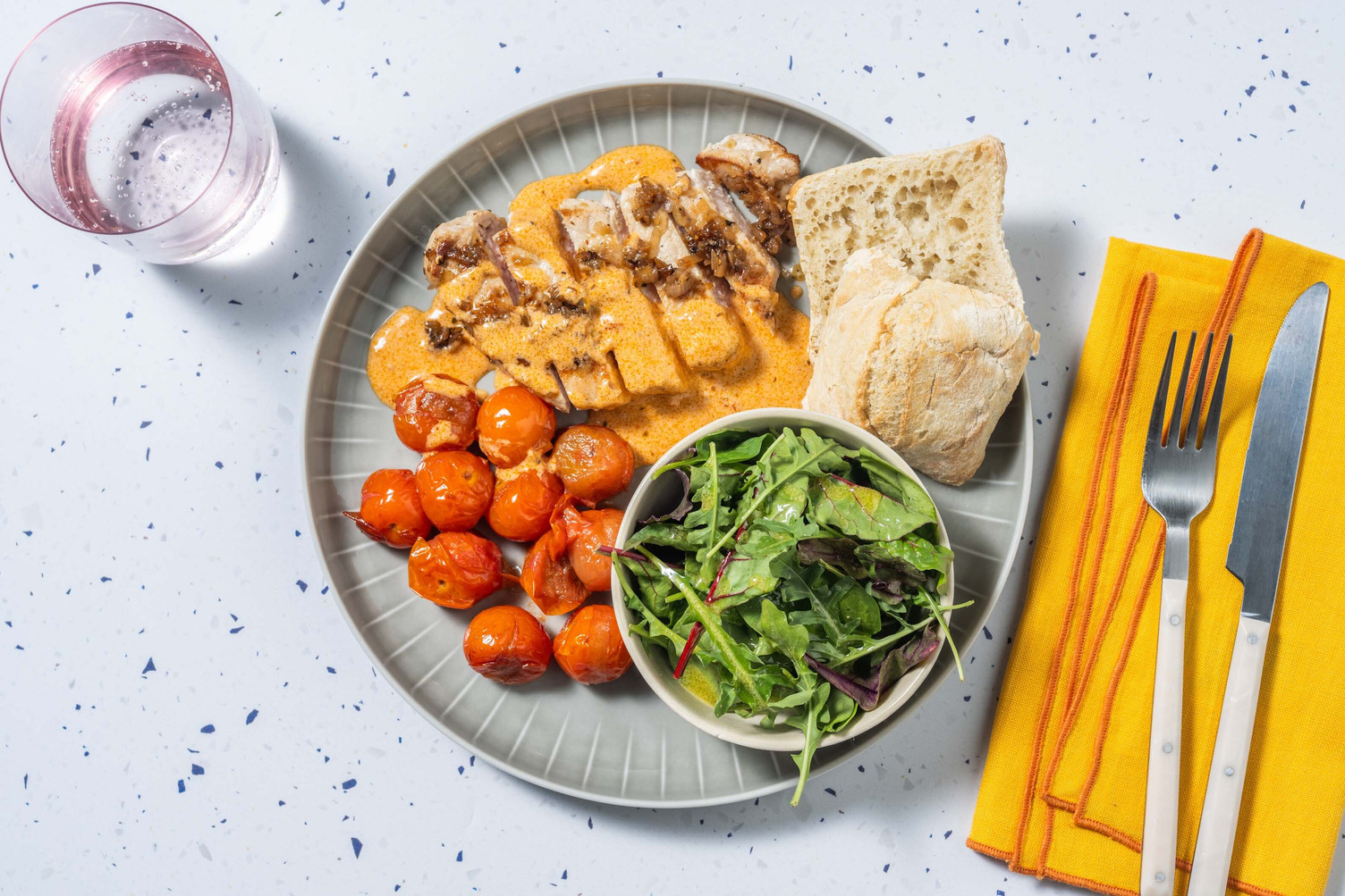 Carré de porc & crème de pesto rosso