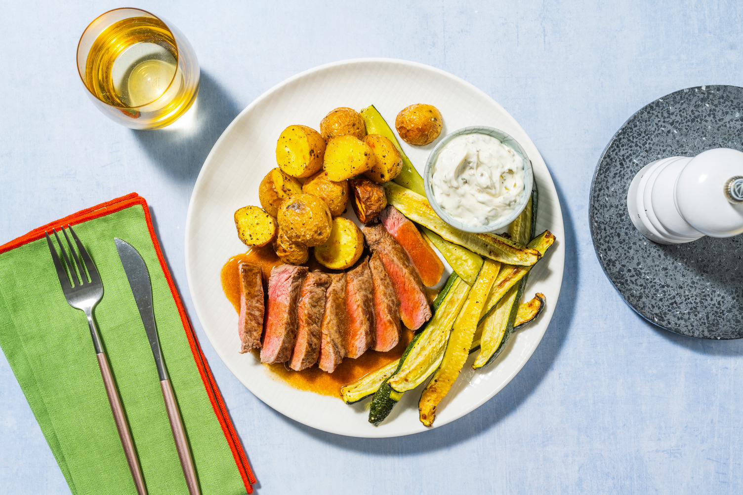 Bœuf de race, courgettes & jus de viande