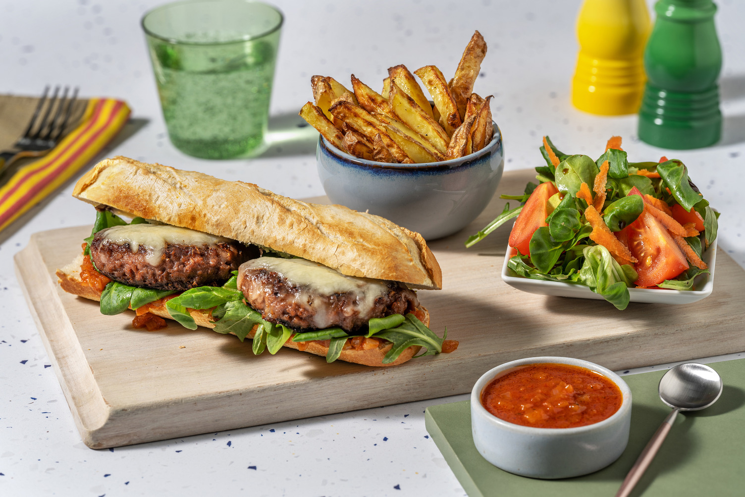 Vegetarische burger met zelfgemaakte ketchup