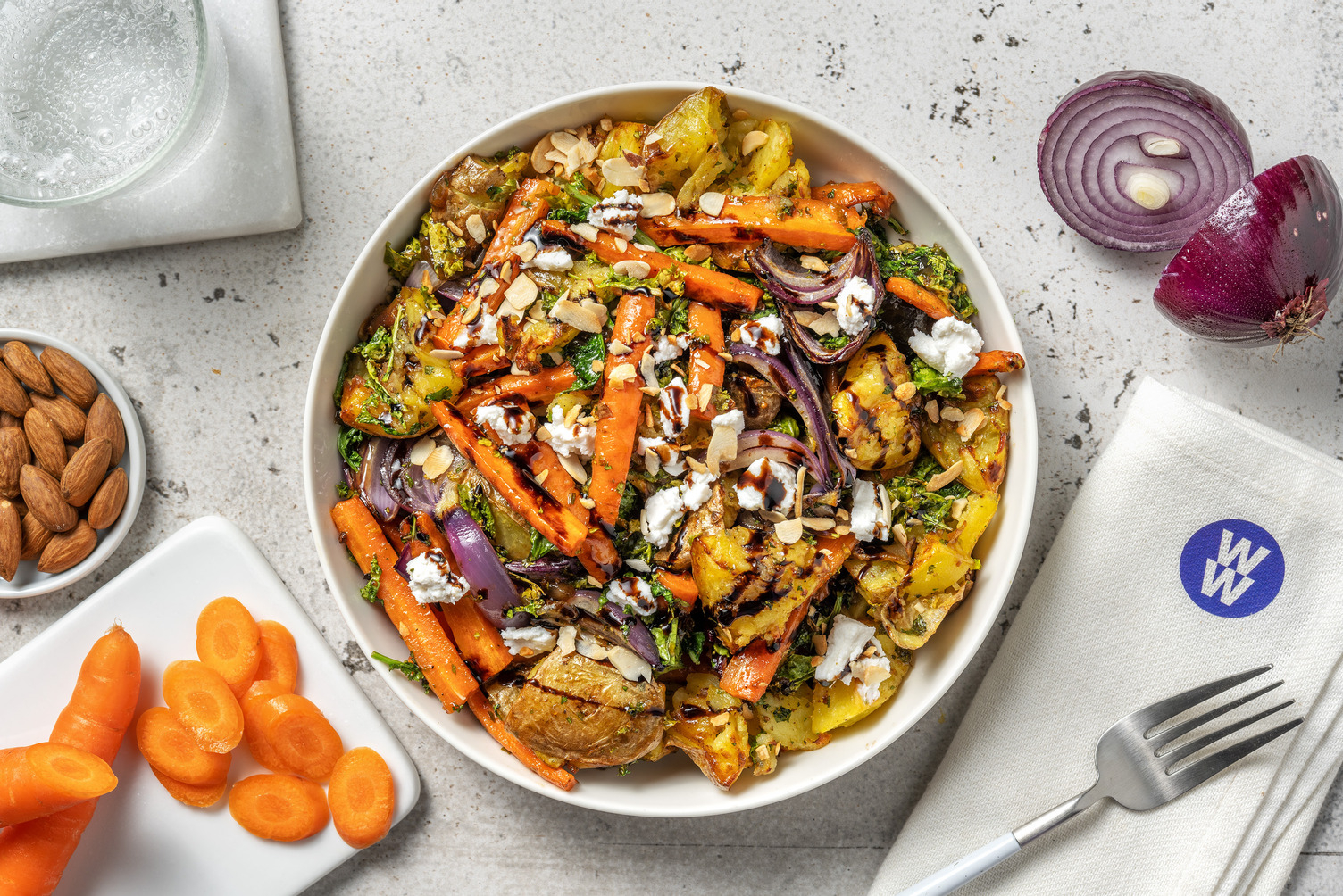 Kartoffelsalat mit Grünkohl und Ziegenkäse