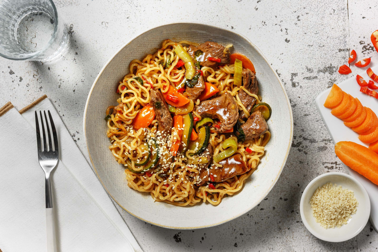 Émincés de steak & nouilles sautés et pak-choï