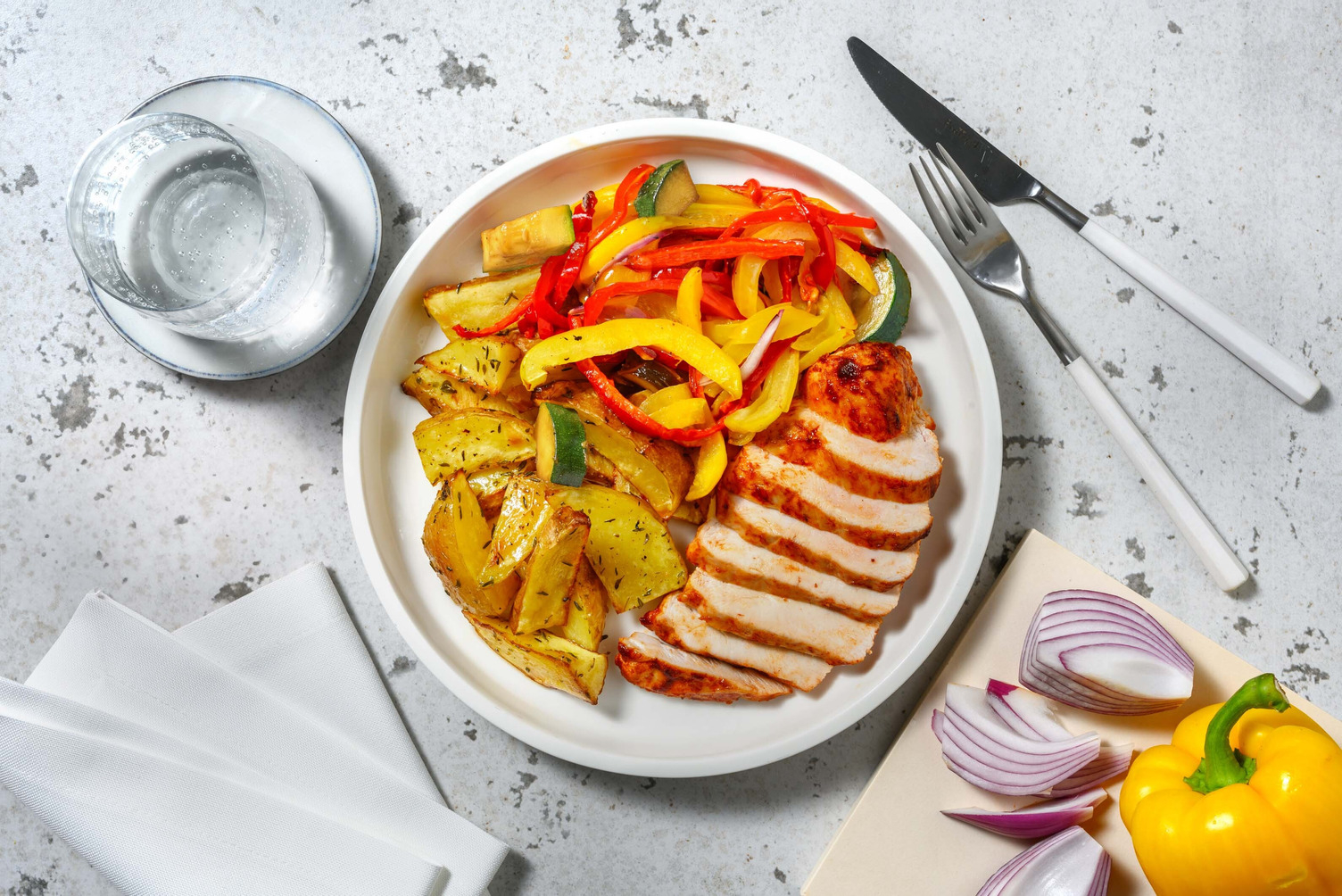 Traybake met pikante piri-piri kip