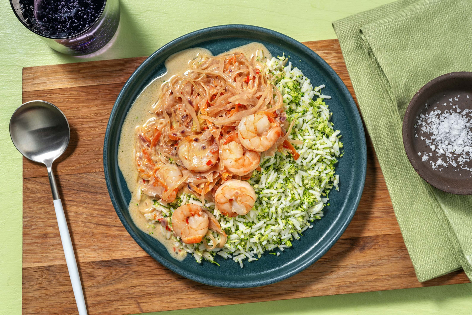 Curry de crevettes express et riz au brocoli