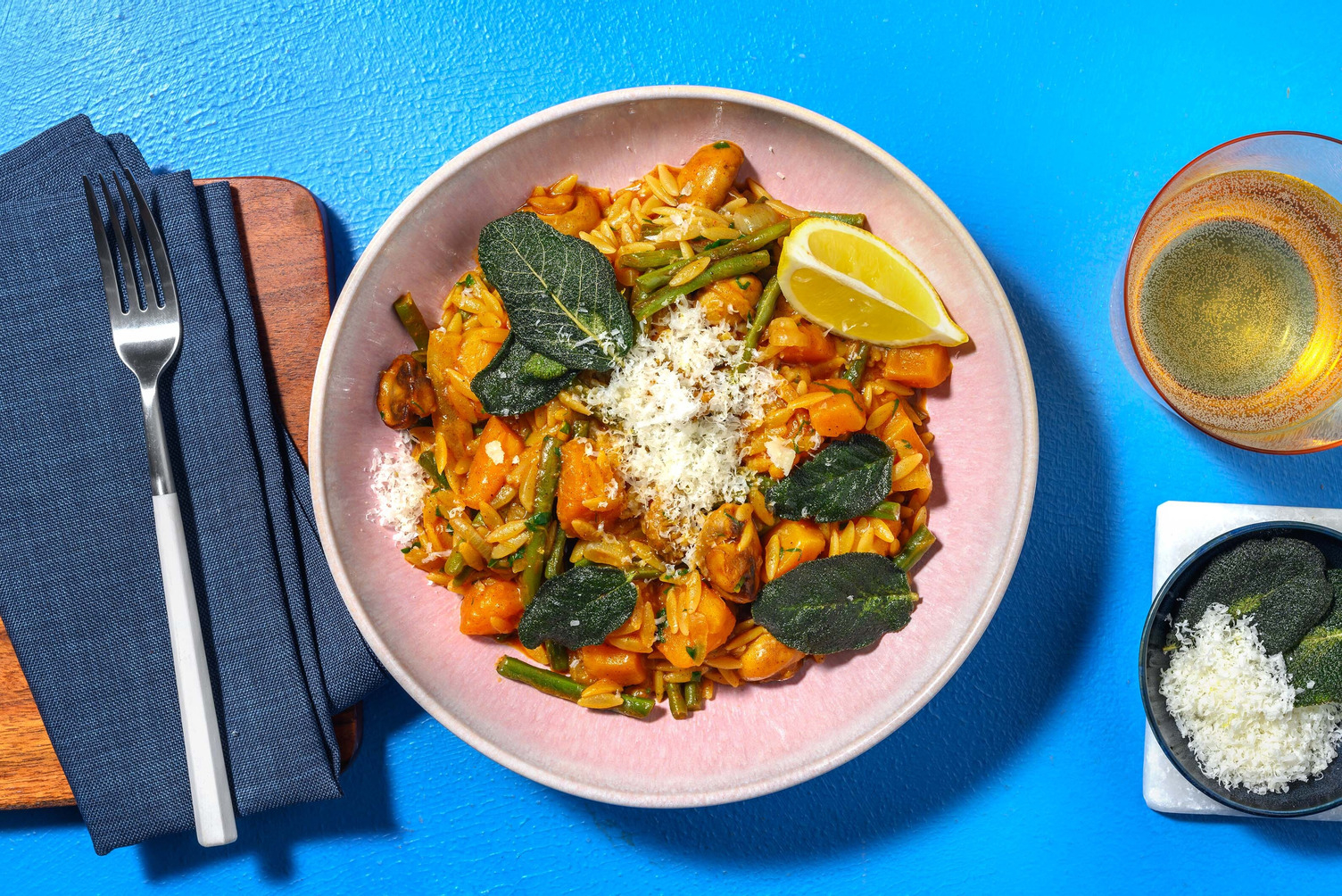 Risoni mit Hokkaido, Buschbohnen und Pilzen