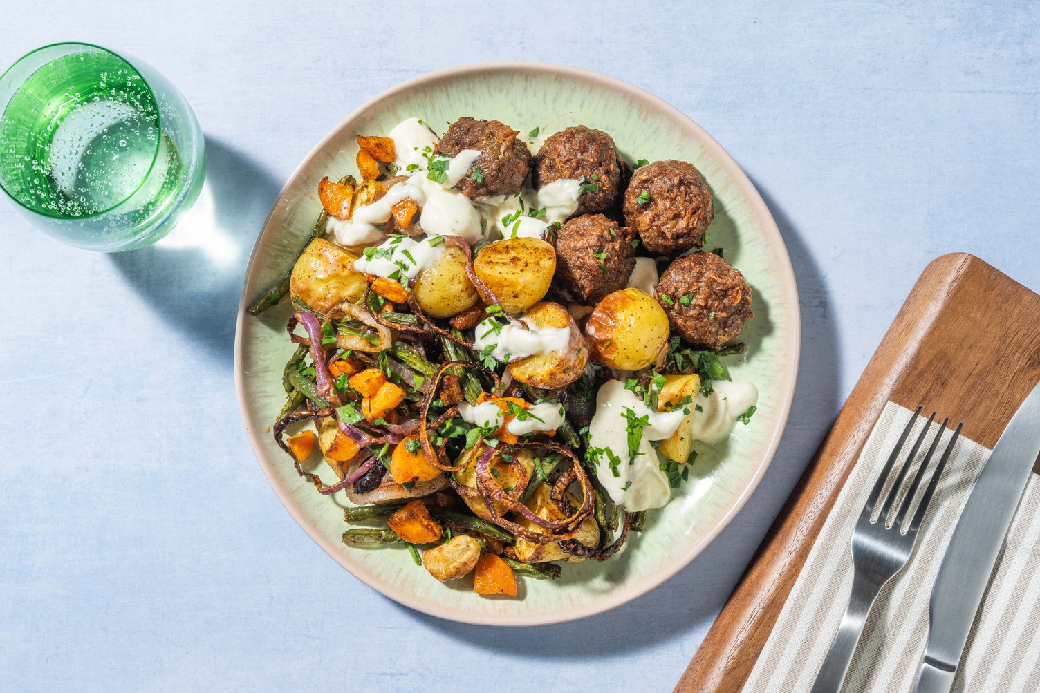Vegetarische gehaktballetjes met geroosterde groenten