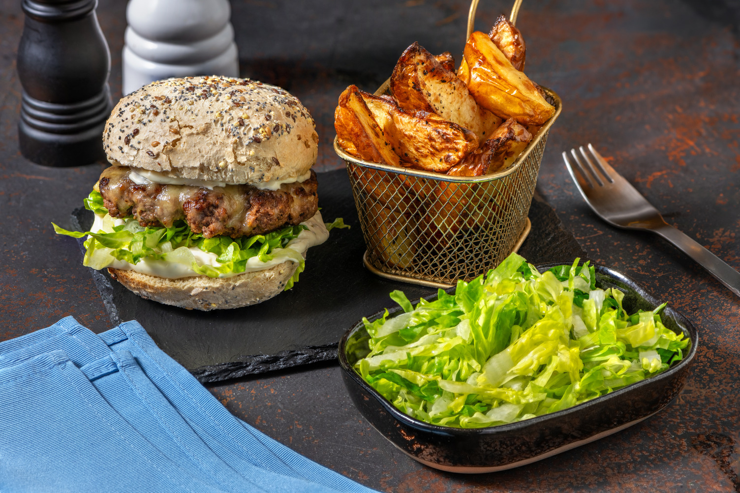 Burger au bœuf sauce secrète