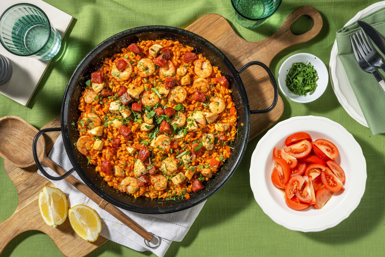 Plat façon paella au poulet et crevettes