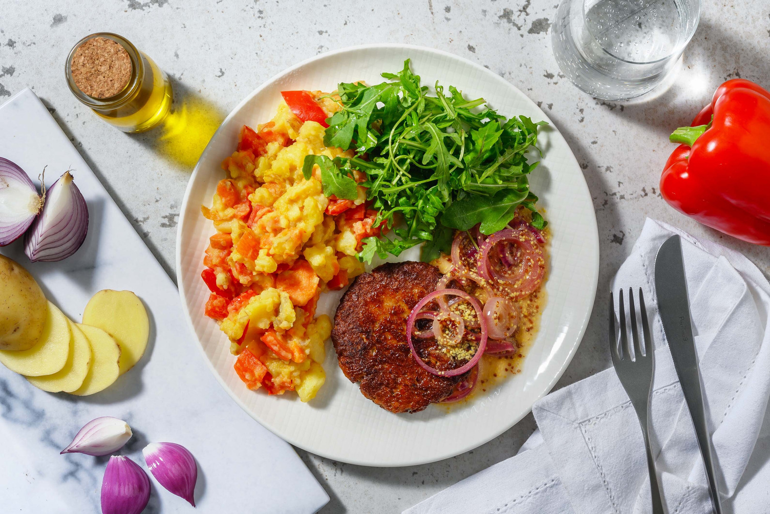 Frisse stamppot met wildzwijnburger