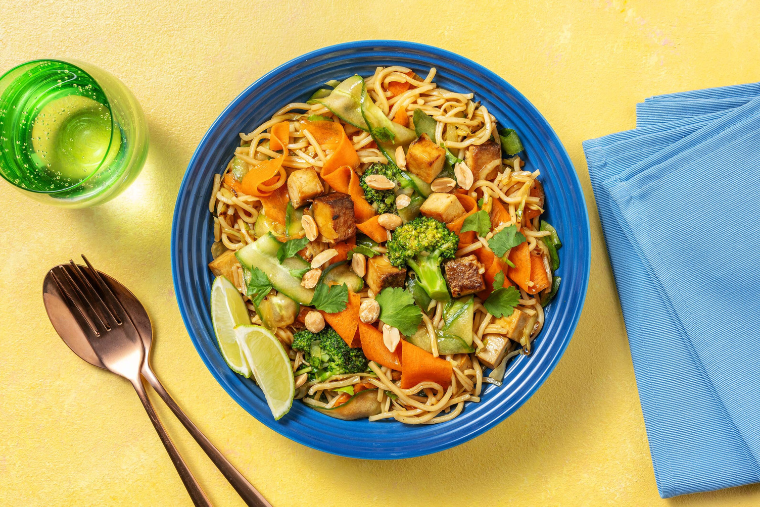 Teriyaki tofu noedelsalade