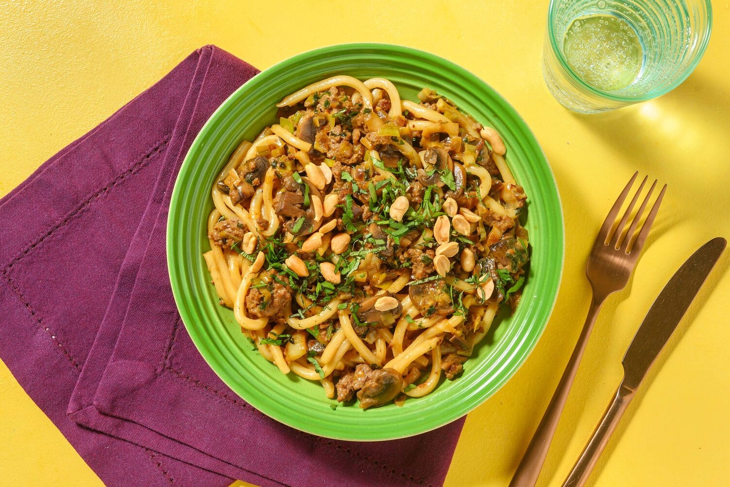Udonnoedels met veggie gehakt in teriyaki-mascarponesaus