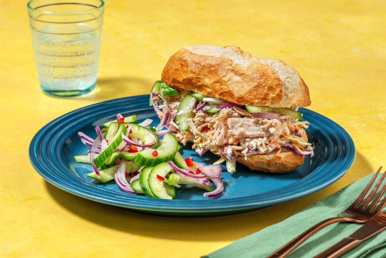 Petit pain au poulet effiloché