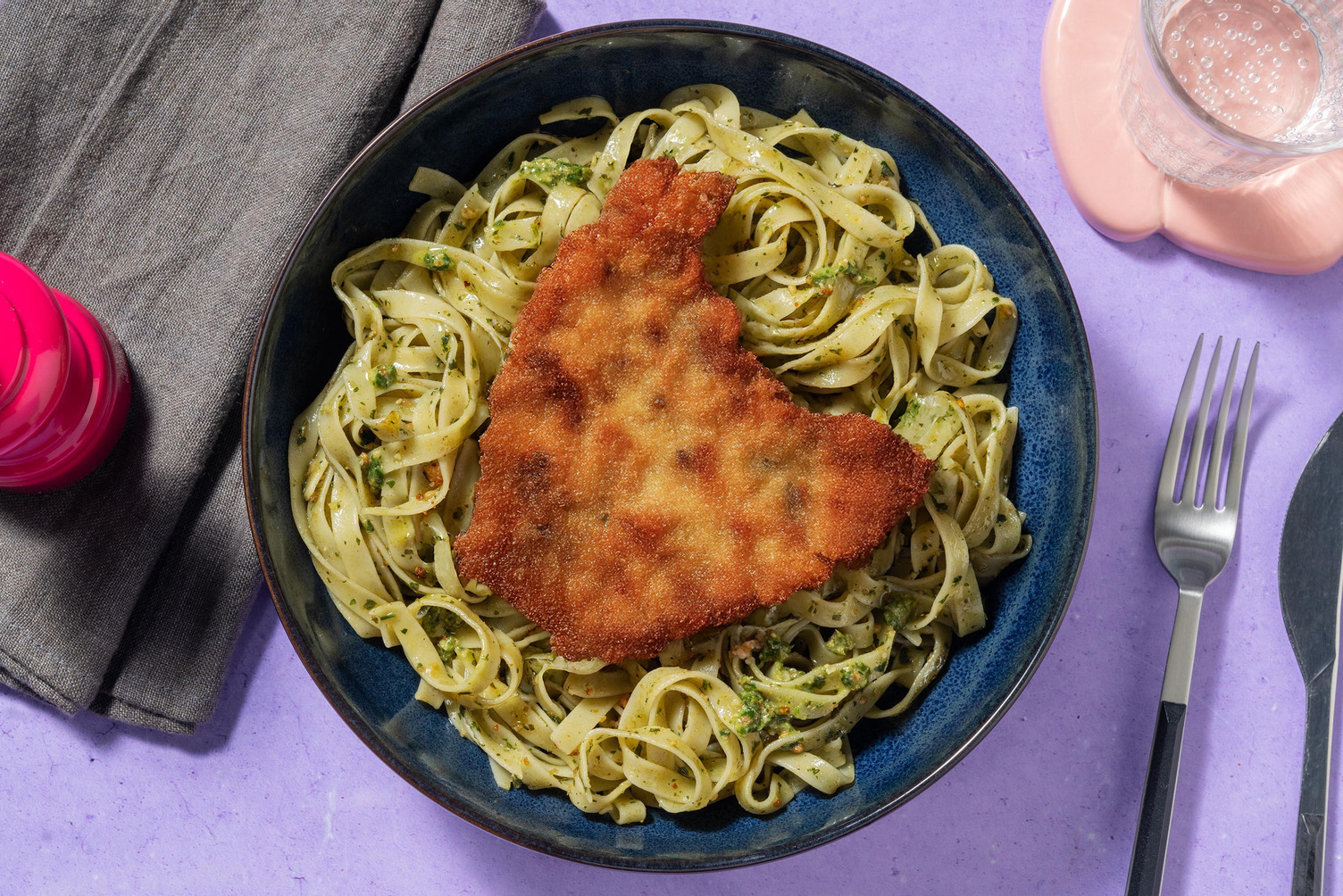 Schweineschnitzel in Kräuterpanade