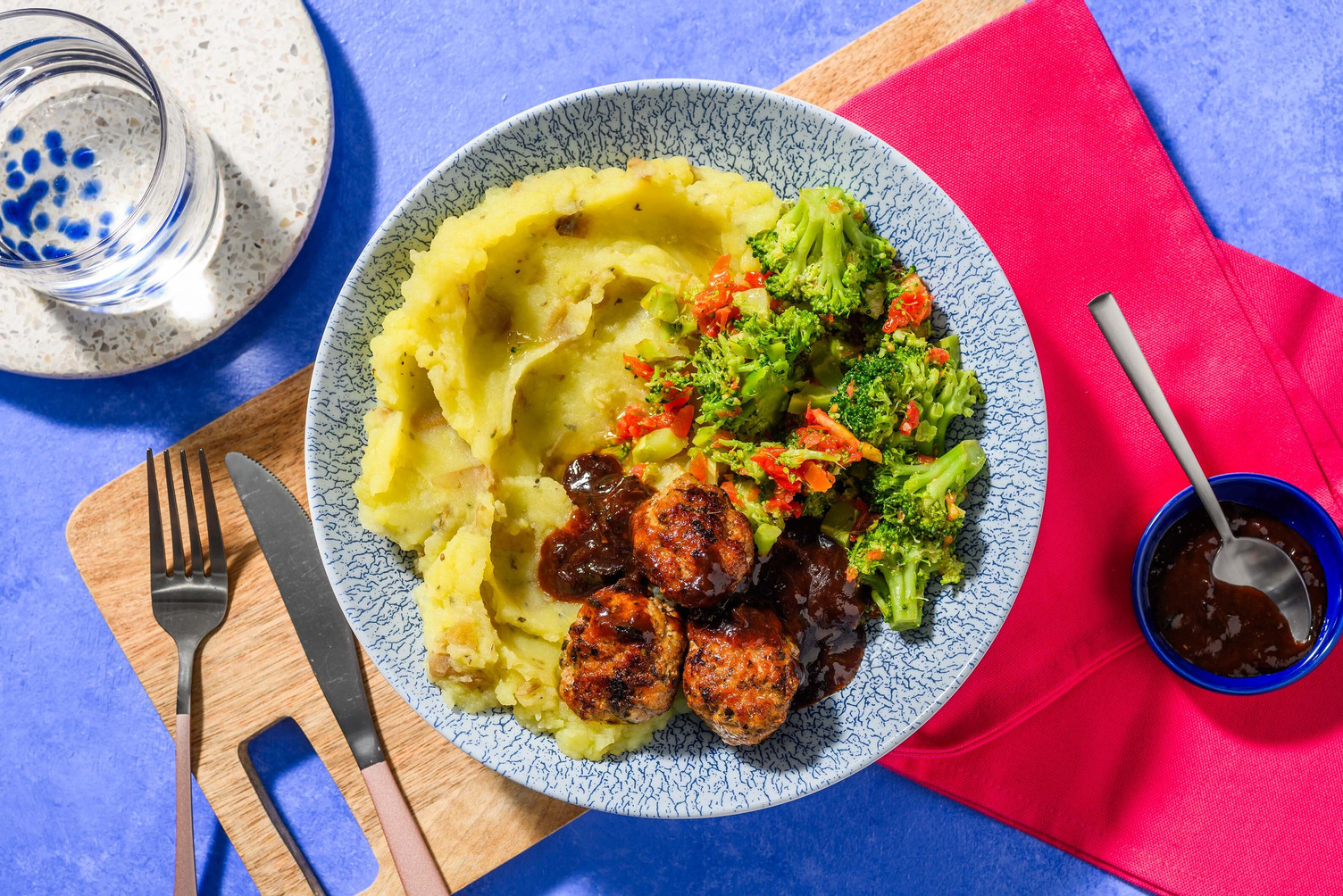 Kipgehaktballetjes met aardbei-balsamicosaus