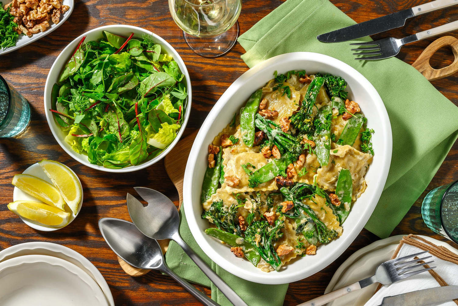 Tortellini met blauwe-kaassaus en walnoot