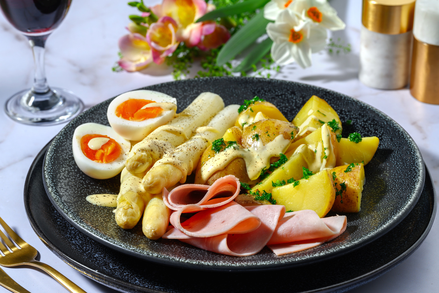 White Asparagus with Ham & Hollandaise