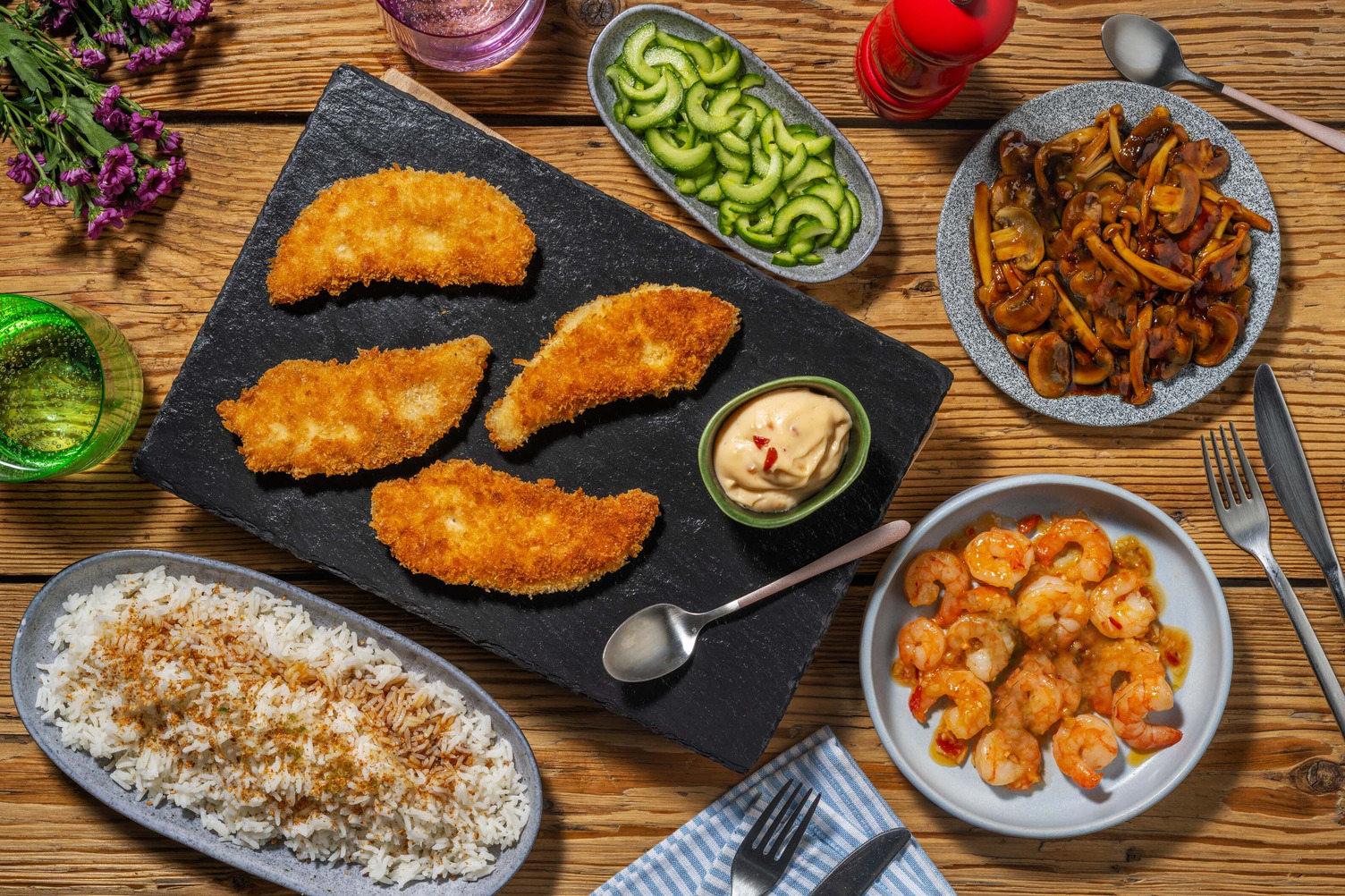 Surf'n Turf à l'asiatique : crevettes en sauce douce pimentée et poulet croquant