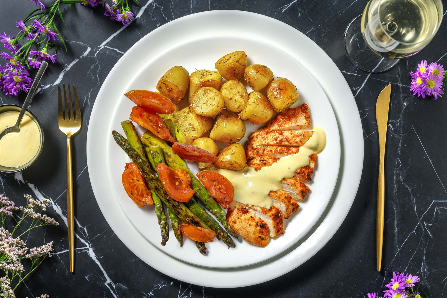 Filet de poulet mariné et sauce béarnaise