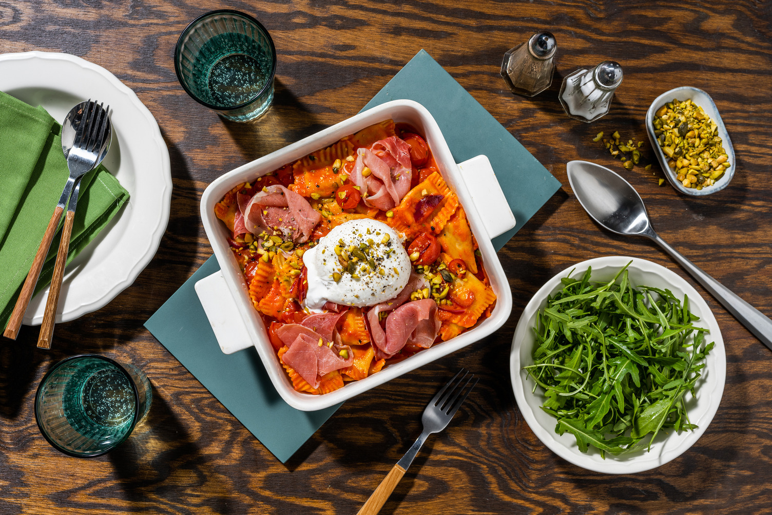 Ravioli frais, jambon serrano et burrata