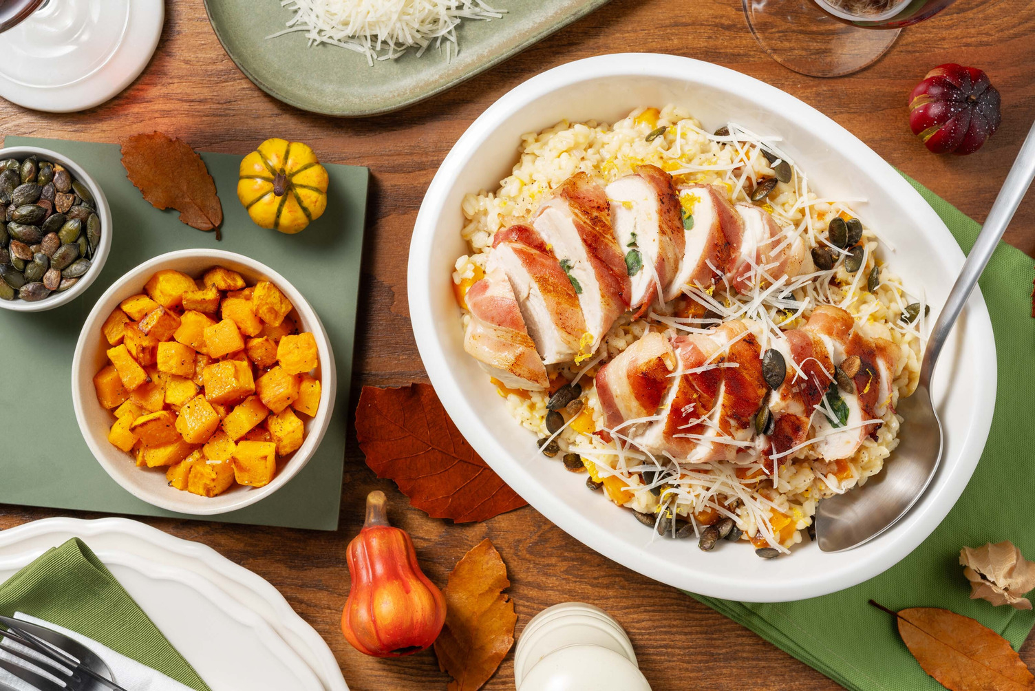 Blanc de poulet ensorcelé au bacon sur lit de risotto citrouillesque