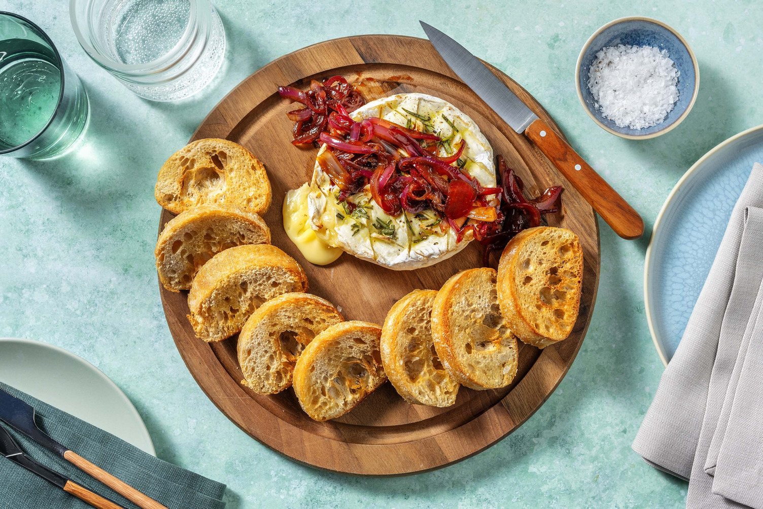 Rosmarinbakad camembert