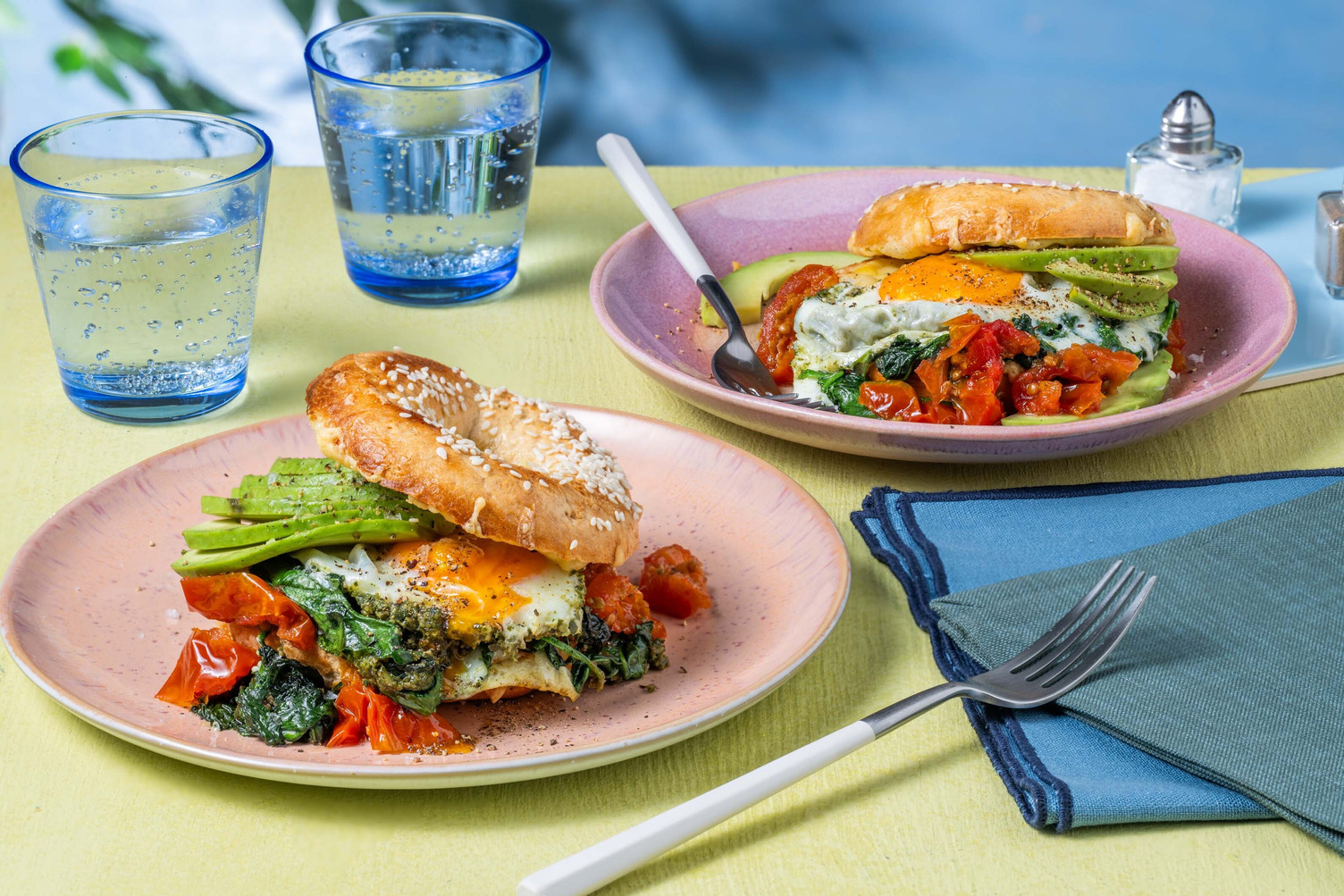 Veggie breakfast bagel