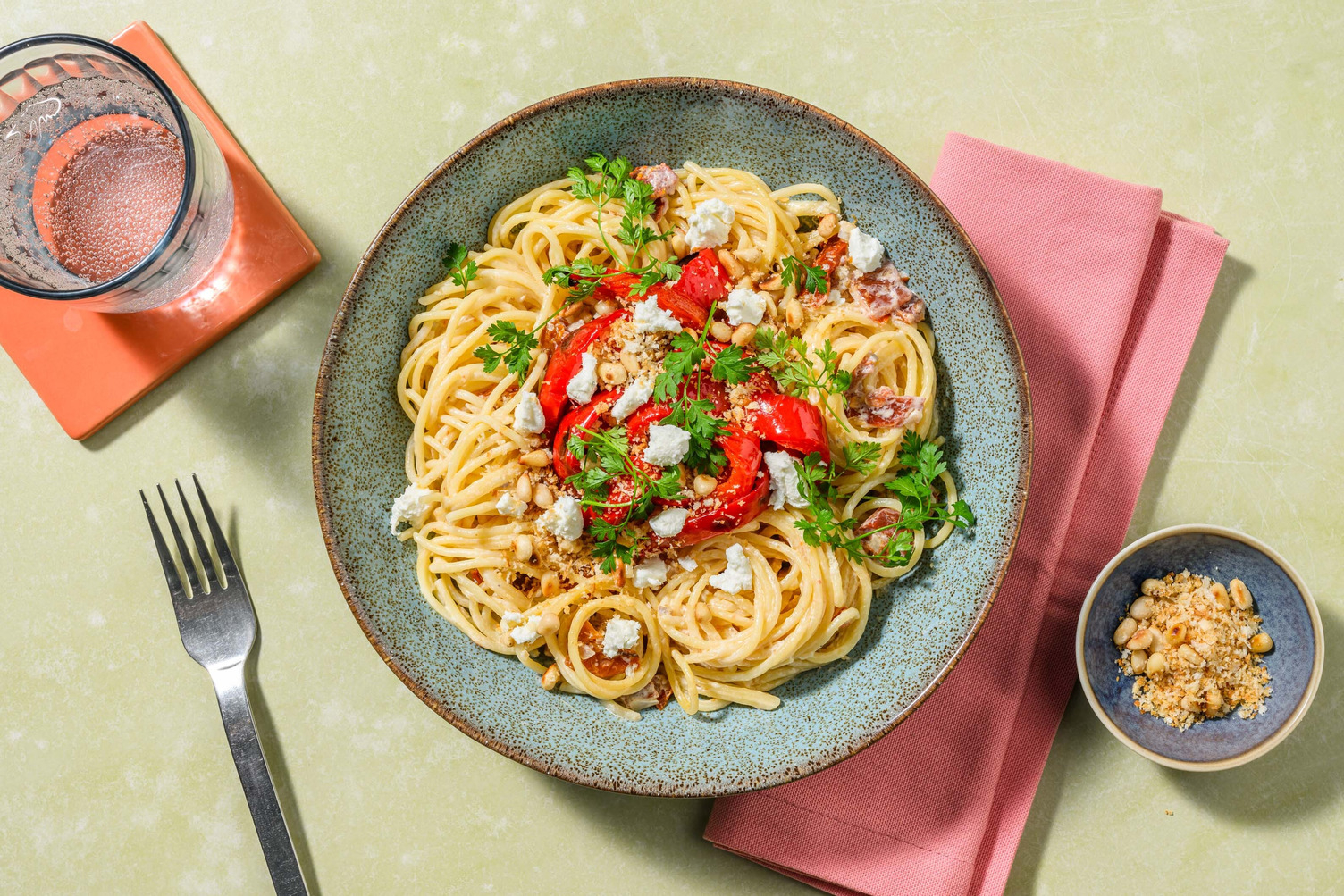 Krämig getostspaghetti med strimlad kycklingbröstfilé