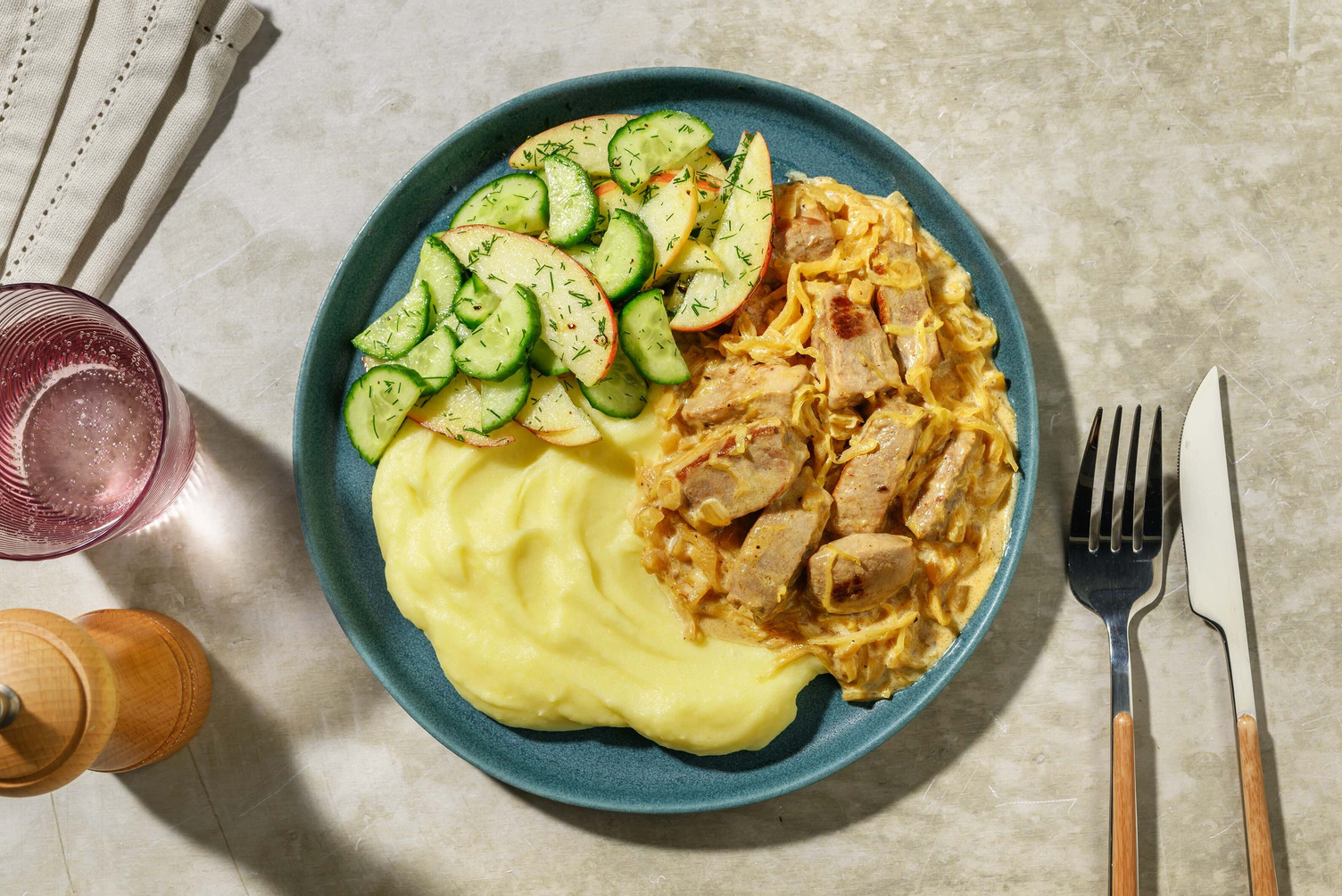 Kremet kål- og svinegryte